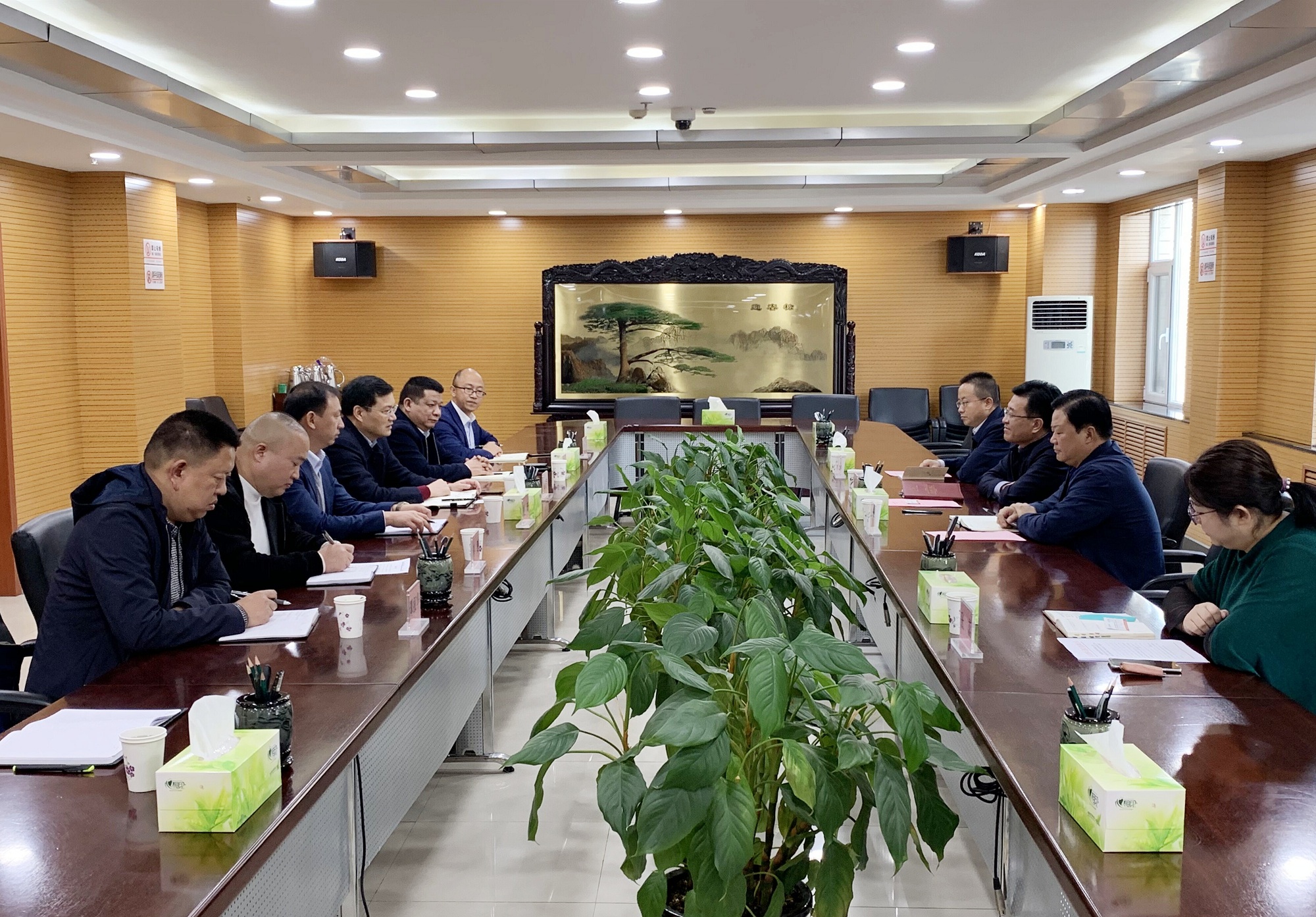 20201026111310.jpg 楊宏偉赴甘肅考察市場_副本.jpg