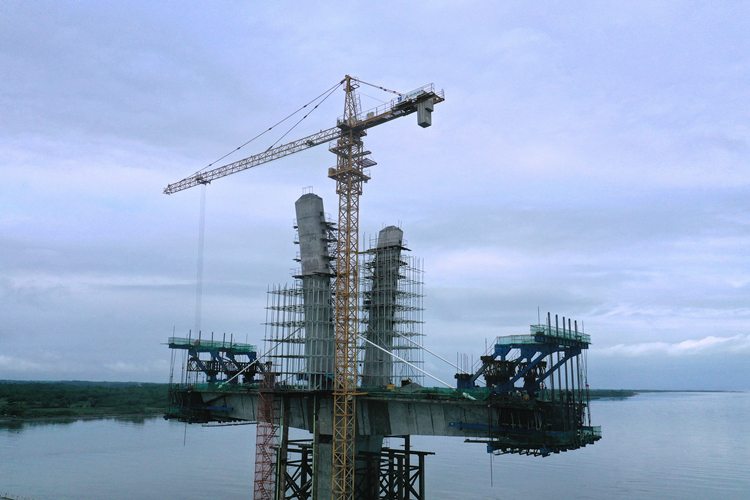 20231123101701.jpg 菲律賓卡馬拉尼甘大橋成功安裝首對斜拉索 (2)_副本.jpg