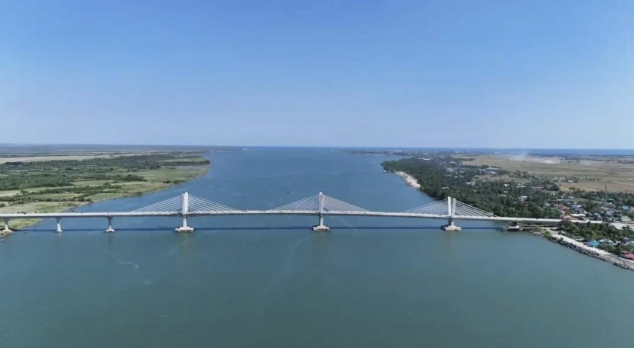 2025年5月16日，菲律賓卡馬拉尼甘大橋順利實現(xiàn)全橋合龍。受訪單位供圖